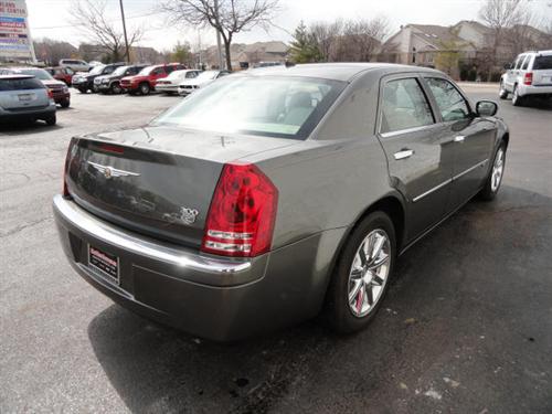 Chrysler 300C 2008 photo 2