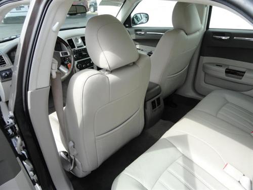 Chrysler 300C 2008 photo 4