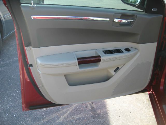 Chrysler 300C 2008 photo 4