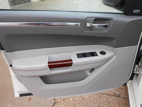 Chrysler 300C 2008 photo 4