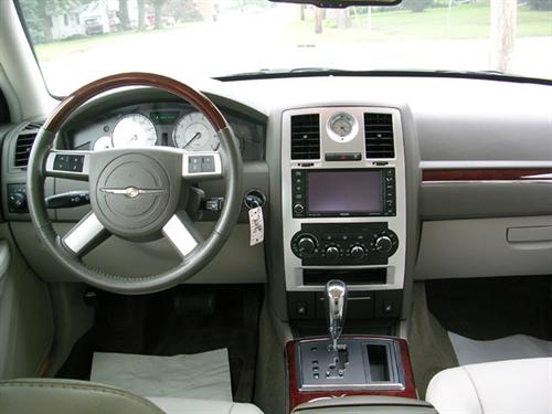 Chrysler 300C 2009 photo 2