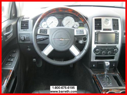 Chrysler 300C 2009 photo 2