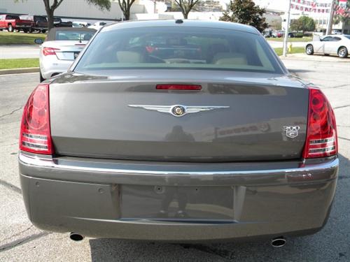 Chrysler 300C 2009 photo 2