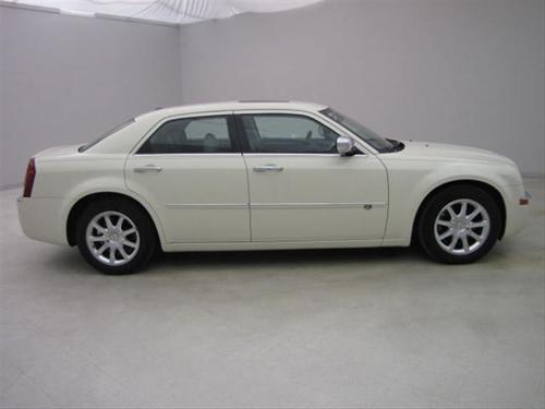 Chrysler 300C 2009 photo 2