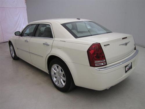 Chrysler 300C 2009 photo 3