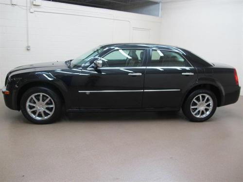 Chrysler 300C 2009 photo 2