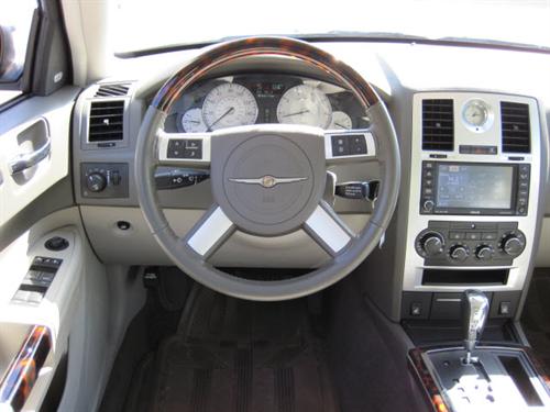 Chrysler 300C 2009 photo 2