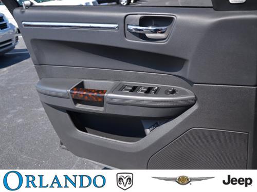 Chrysler 300C 2009 photo 4