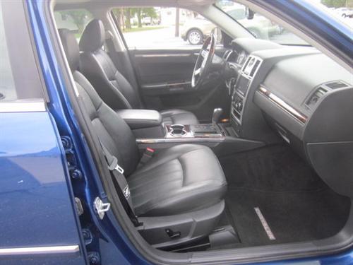 Chrysler 300C 2009 photo 3