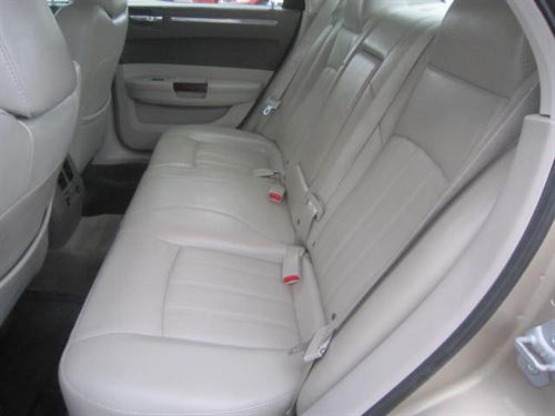 Chrysler 300C 2009 photo 2