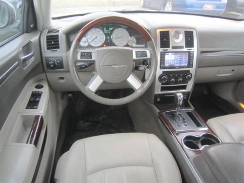 Chrysler 300C 2009 photo 3