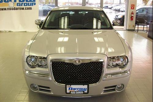 Chrysler 300C 2010 photo 2