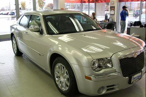 Chrysler 300C 2010 photo 3