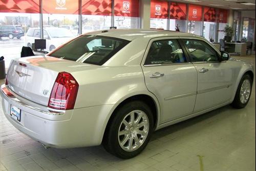 Chrysler 300C 2010 photo 5