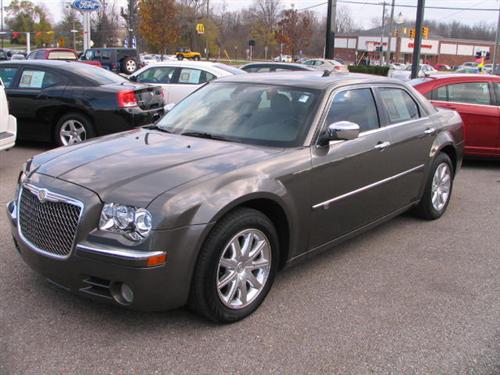 Chrysler 300C 2010 photo 3