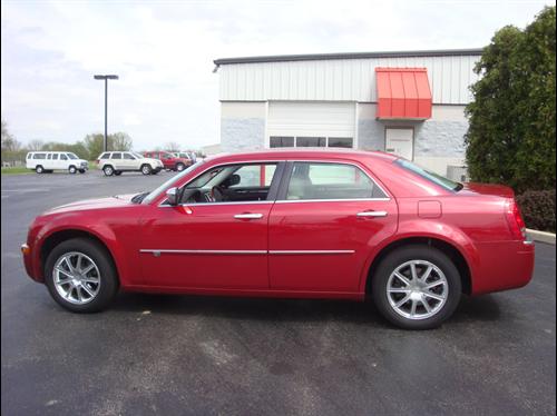 Chrysler 300C 2010 photo 3