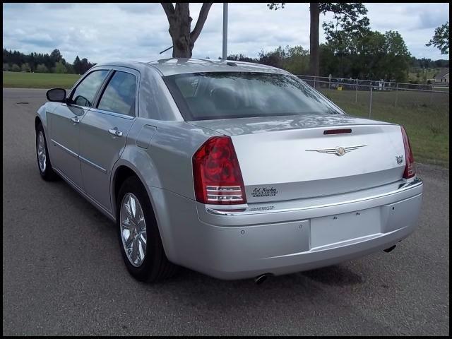 Chrysler 300C 2010 photo 4