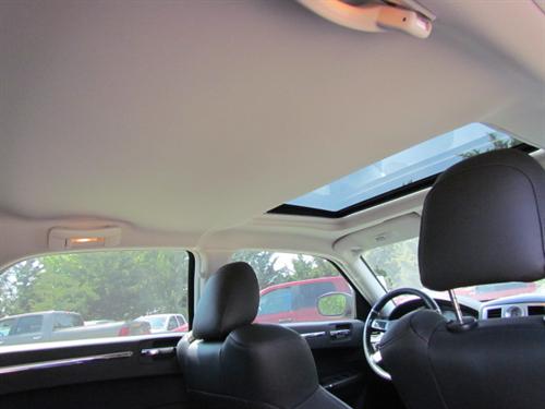 Chrysler 300C 2010 photo 4