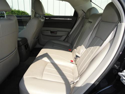 Chrysler 300C 2010 photo 4