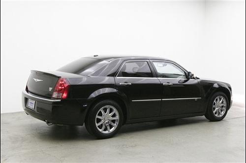Chrysler 300C 2010 photo 4