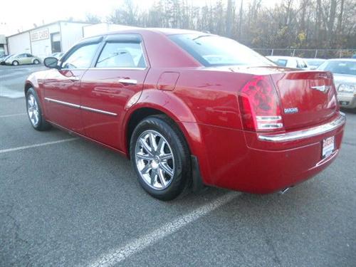 Chrysler 300C 2010 photo 1