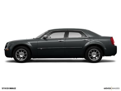Chrysler 300C 2010 photo 2
