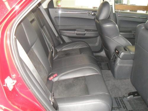 Chrysler 300C 2010 photo 3