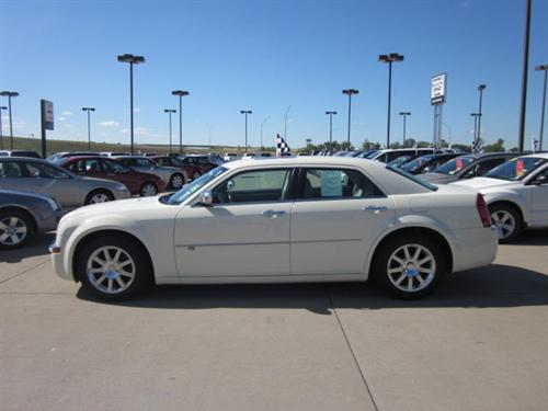Chrysler 300C 2010 photo 3