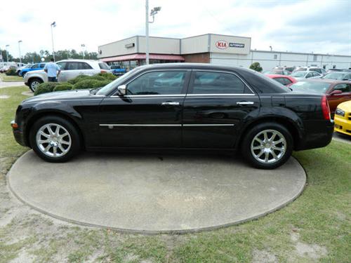 Chrysler 300C 2010 photo 1
