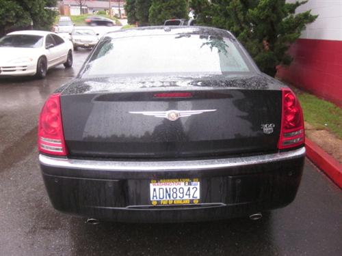 Chrysler 300C 2010 photo 1