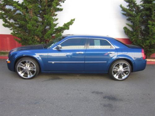Chrysler 300C 2010 photo 1