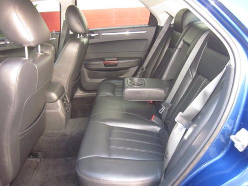 Chrysler 300C 2010 photo 3