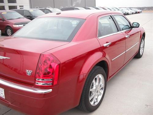 Chrysler 300C 2010 photo 1