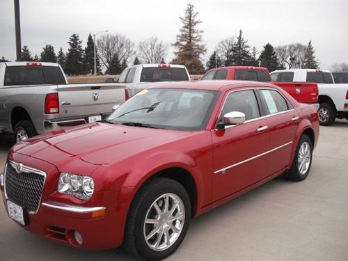 Chrysler 300C 2010 photo 2
