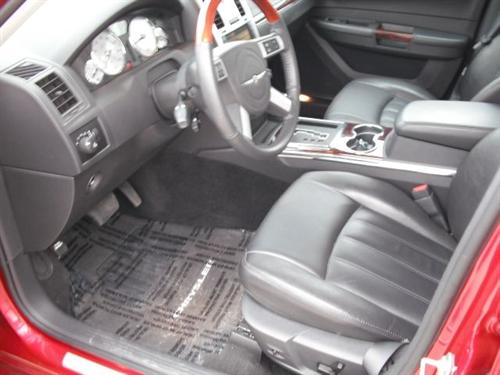 Chrysler 300C 2010 photo 3