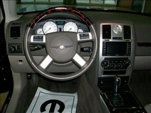 Chrysler 300C 2010 photo 5