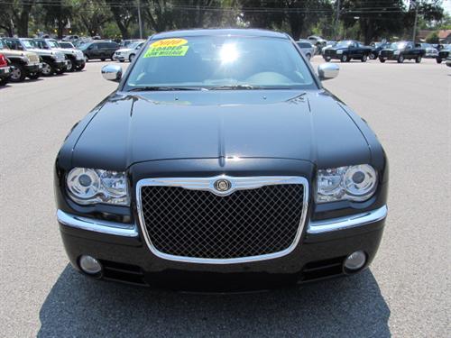 Chrysler 300C 2010 photo 2