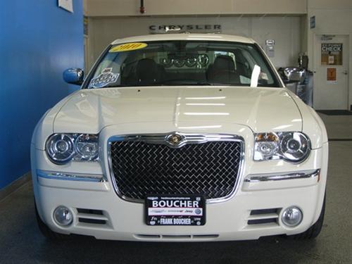 Chrysler 300C 2010 photo 1