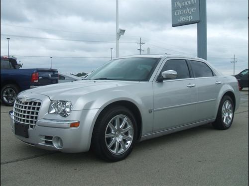 Chrysler 300C 2010 photo 1
