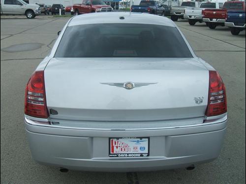 Chrysler 300C 2010 photo 4