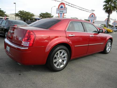 Chrysler 300C 2010 photo 2