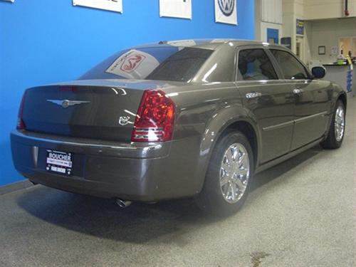 Chrysler 300C 2010 photo 4