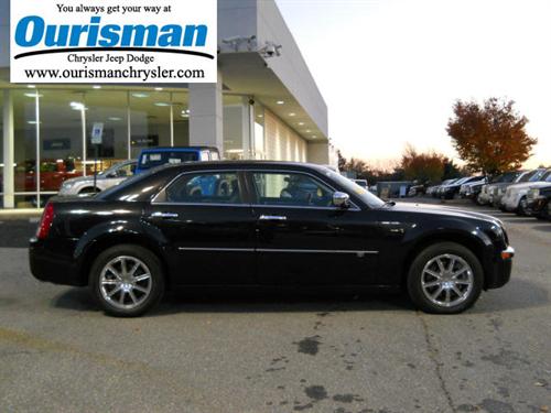 Chrysler 300C 2010 photo 1