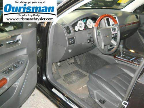 Chrysler 300C 2010 photo 4