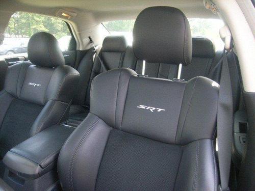 Chrysler 300C 2010 photo 2