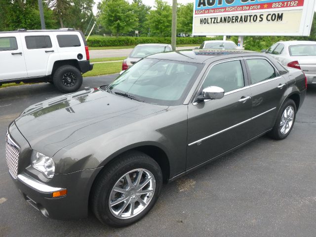 Chrysler 300C 2010 photo 3