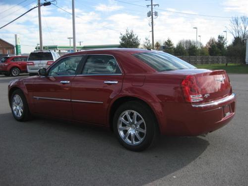 Chrysler 300C 2010 photo 1