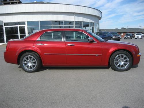 Chrysler 300C 2010 photo 2