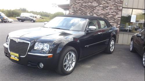 Chrysler 300C 2010 photo 2