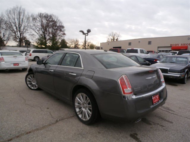 Chrysler 300C 2011 photo 5